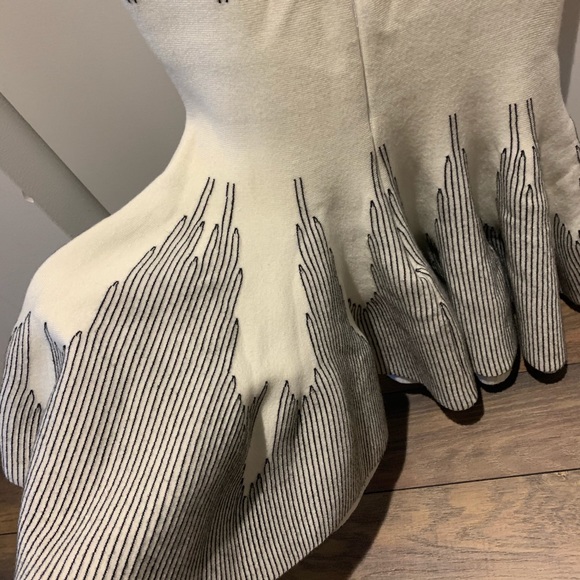 Designer brand mini dress - Picture 3 of 4